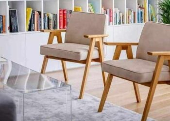 نحن طيور الفنيق