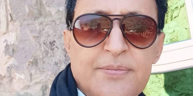 « شت رؤاك » للشاعر صالح حمود …