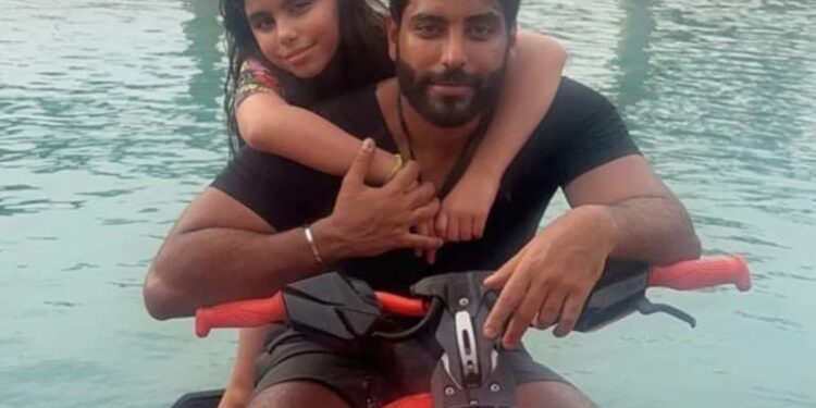 أحمد السالم يرفض مشاركة ابنته في بث تيك توك لهذا السبب