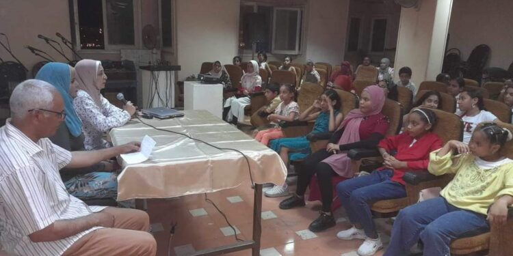 التحطيب والأراجوز والنسيج ضمن فعاليات عن التراث بثقافة أسوان 