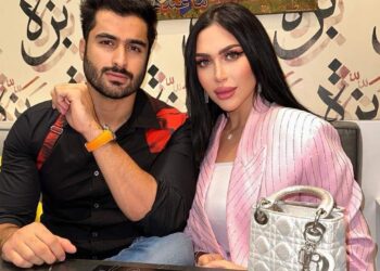 الدكتورة خلود توجه رسالة رومانسية لزوجها وتغير ملامحها يلفت الأنظار