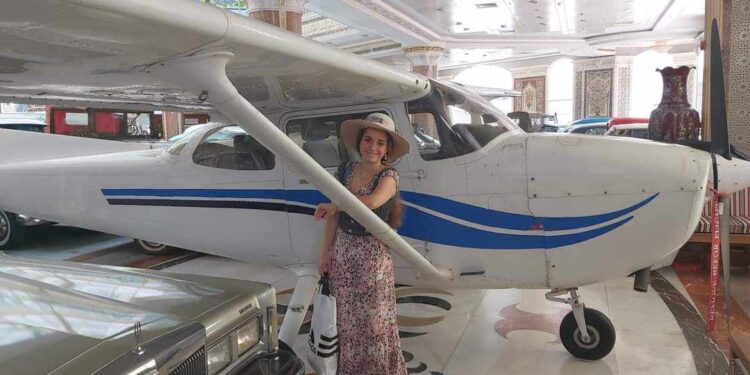 تخلو من الأشياء