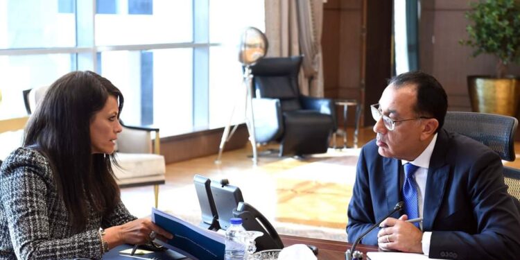 رئيس الوزراء يتابع مع وزيرة التعاون الدولي جهود تعزيز العلاقات الاقتصادية مع شركاء التنمية