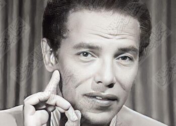 الدكتور مصطفى محمود صاحب برنامج “العلم والإيمان”   