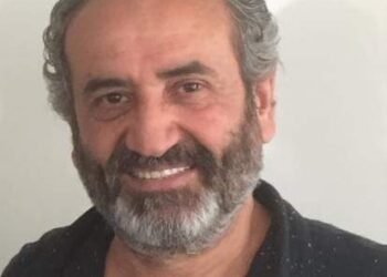 شَفَقٌ بينَ لَحْظَيكِ يَنتَحِرُ …