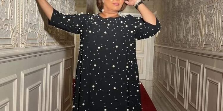 هيا الشعيبي تثني على فايز المالكي