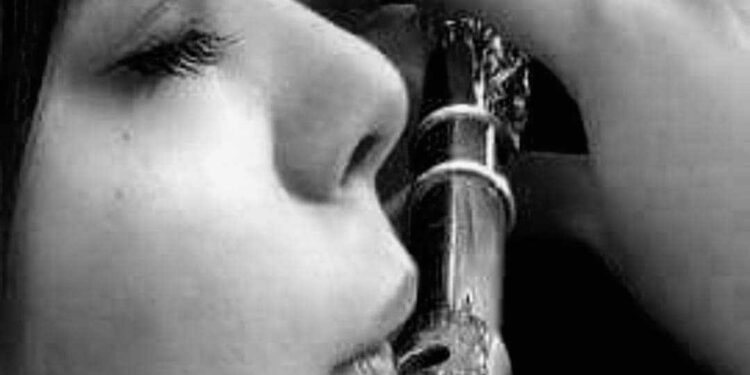 « ما زلت أقلق » للشاعرة مفيدة القاضي …