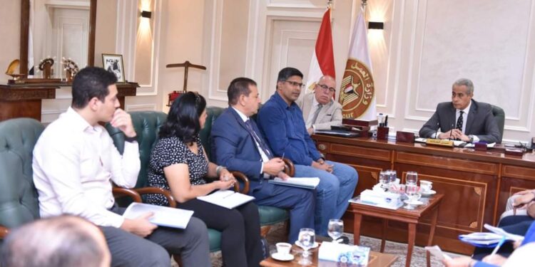 وزير العمل يلتقي قيادات معهد السالزيان الإيطالي بالقاهرة…