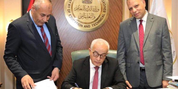 وزير التربية والتعليم يعتمد نتيجة الدور الثاني للثانوية العامة بنسبة 89.04%