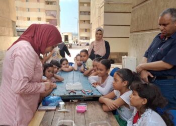 ورش حكي ومشغولات يدوية للأطفال في خامس أيام المكتبة المتنقلة ببشاير الخير 