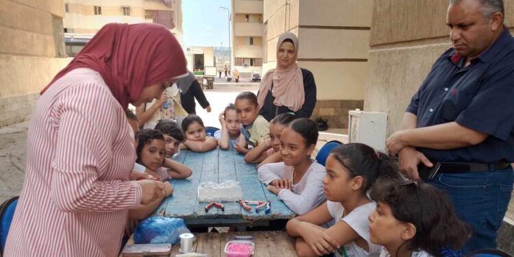 ورش حكي ومشغولات يدوية للأطفال في خامس أيام المكتبة المتنقلة ببشاير الخير 