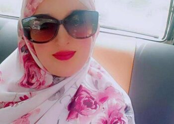 قلبِي ثباتُ النّخلِ قلبُكَ زِئبَقُ …