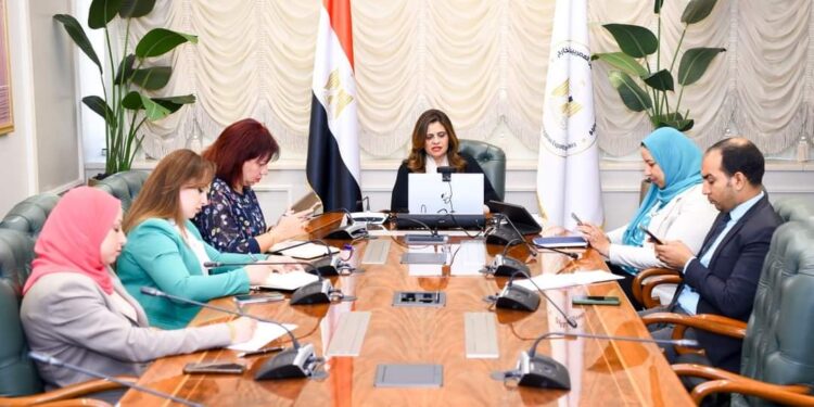 وزيرة الهجرة تلتقي أبناء المصريين بالخارج