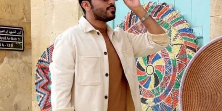 غازي الذيابي يستعرض فخامة غرفة السينما في منزله الجديد