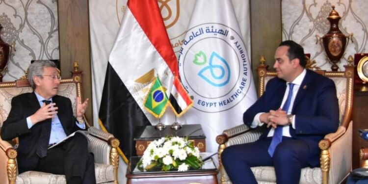رئيس هيئة الرعاية الصحية يبحث مع سفير البرازيل تعزيز التعاون