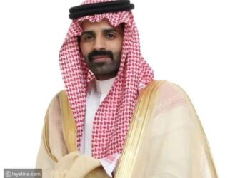 سعود القحطاني يوثق لحظة هروب خادمات في بث مباشر ويستعين بالشرطة