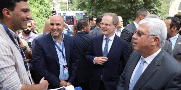 وزيرا التعليم العالي والعمل يفتتحان فعاليات يوم “كن مستعدًا التوظيفي”   