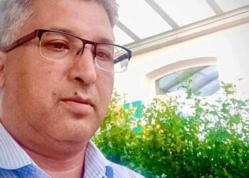 لَمْ أَكُنْ مَعَهُمْ