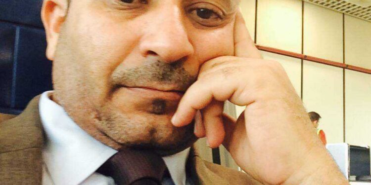 إلى الواقفينَ