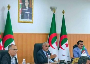 اجتماع لمناقشة مشروع التهيئة العمرانية لبلديتي برج بوعريريج واليشير