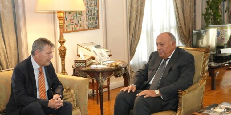 وزير الخارجية سامح شكري يلتقي المفوض العام للأونروا