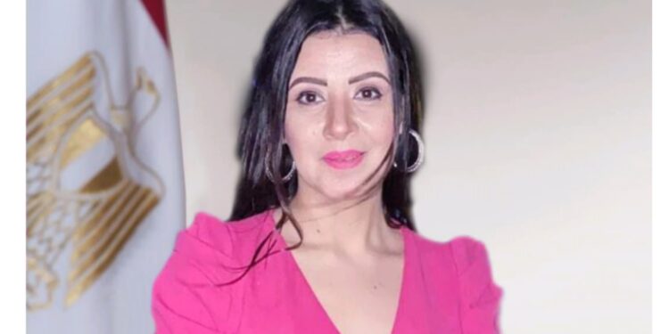 شيماء الخولي تدعم الرئيس فى حب الوطن