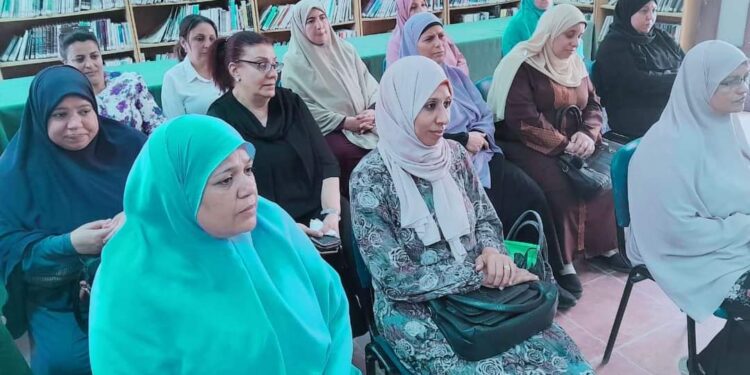 ثقافة أسيوط تناقش قضايا كبار السن في يومهم العالمي