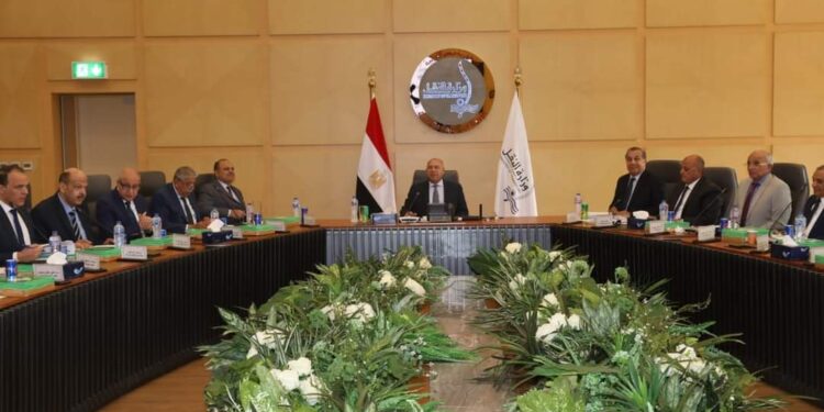 وزير النقل يترأس اجتماع الجمعية العامة رقم (60) للشركة القابضة