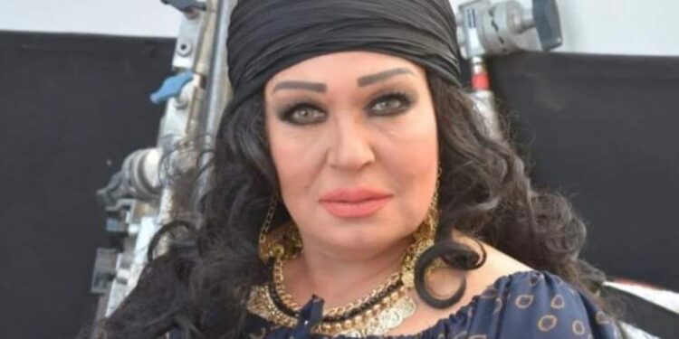 انتقادات حادة لفيفي عبده بسبب تصرف غير لائق في بث مباشر