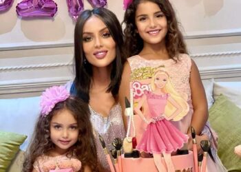 دنيا بطمة تكشف ملامح ابنتها الصغرى لأول مرة احتفالا بعيد ميلادها