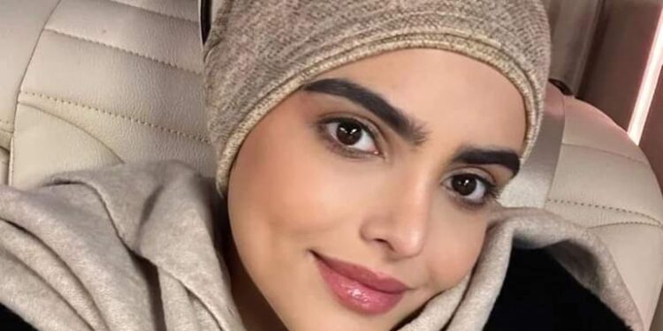 سارة الودعاني تبكي بالدموع وتتحدث عن حبها لوالدتها