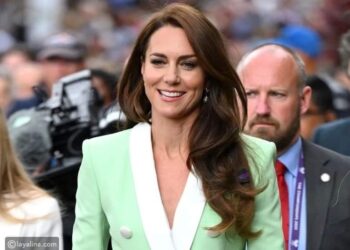طفل يفاجئ كيت ميدلتون بحركة صادمة ورد فعلها يثير تفاعلاً