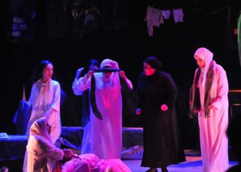 ختامي نوادي المسرح يقدم عرض “سجن النسا” 