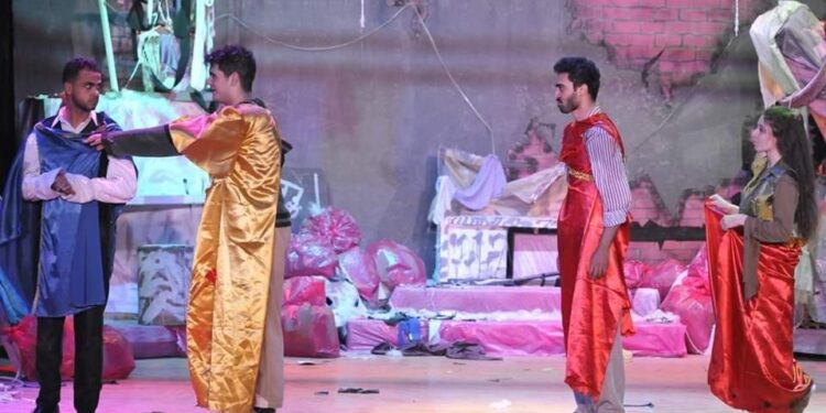في المهرجان الختامي لنوادي المسرح “دراما الشحاذين”