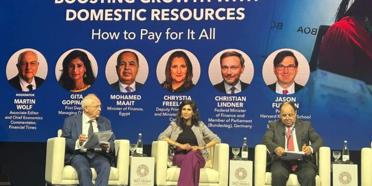 وزير المالية في ندوة «تعزيز النمو بالموارد المحلية»