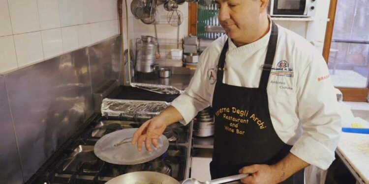 هنادي الكندري تكشف معنى اسم ابنتها آريا وإيمان الفيصل تعلق