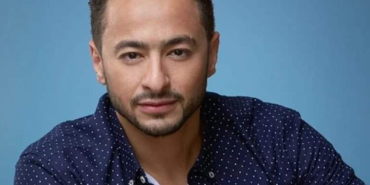 حمادة هلال يكشف عن مأساة بيت والد زوجته في غزة