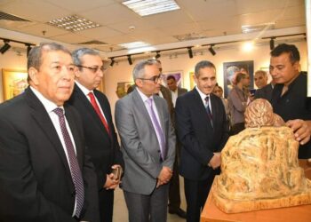محافظ الغربية ورئيس قصور الثقافة يشهدان احتفالية مركز طنطا الثقافي