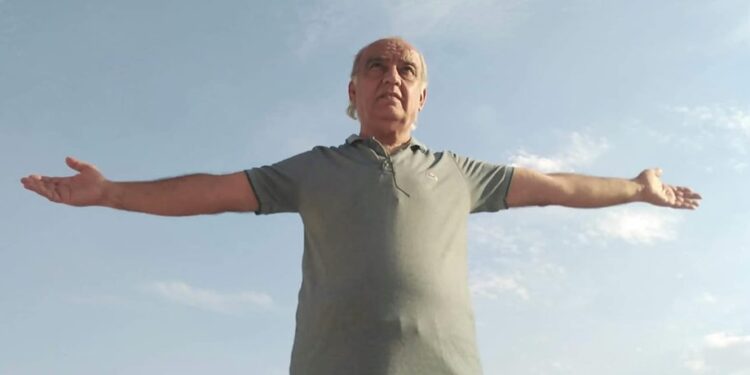 عناقيد أنثى …