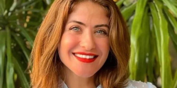 هيدي كرم تهاجم منتقدي الفنانين على مواقع التواصل الاجتماعي