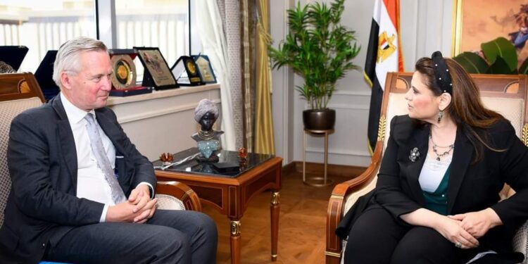 وزيرة الهجرة تستقبل وزير الهجرة الهولندي والوفد المرافق له