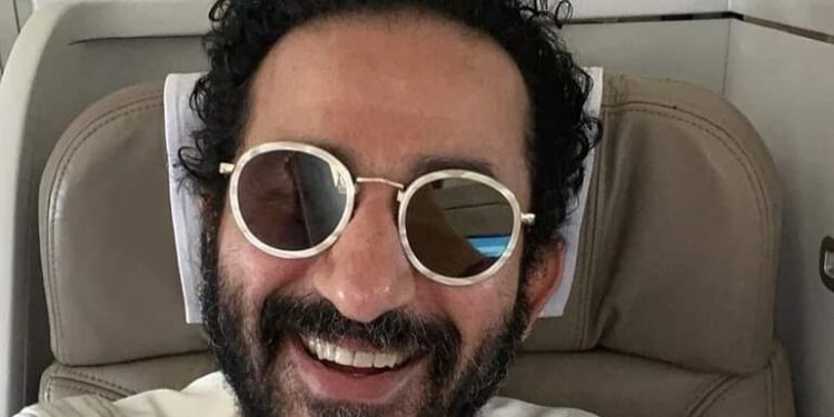 أحمد حلمي يقلق متابعيه بعد تعرضه لوعكة صحية مفاجئة