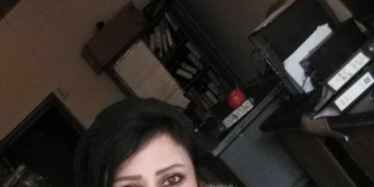 وأنا أيضاً أذرف