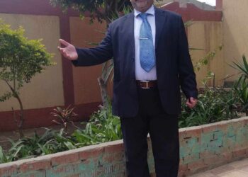 فَإِنّ العِشقَ