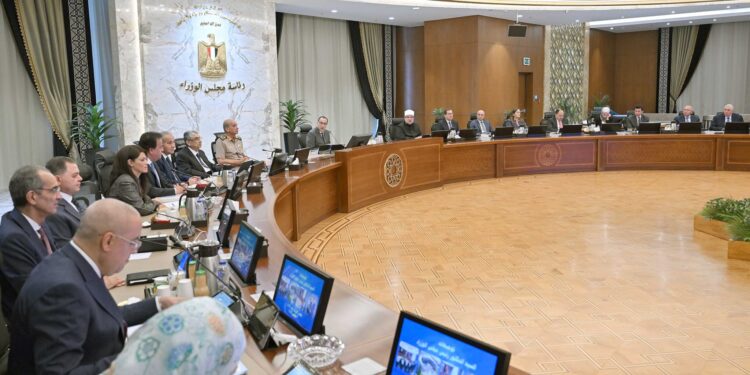 وزير الصحة …. استقبال الأشقاء الفلسطينيين المصابين في أحداث “غزة”