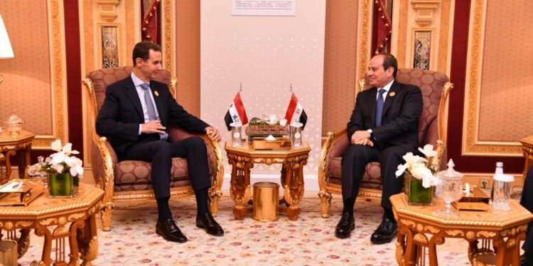 في السعودية … الرئيس السيسي يلتقي بالأسد رئيس سورية