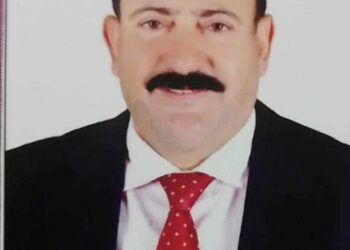 ومن عينيك الرمش غارا