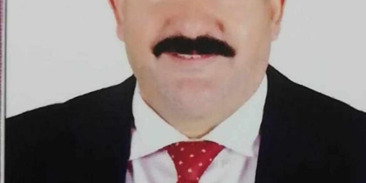 ومن عينيك الرمش غارا