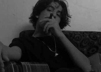 لن تراني أشتكي منكَ وأبكي