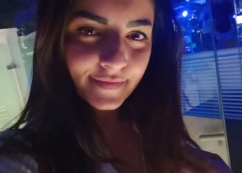 تحوّلتُ دونَ شعورٍ إلى عنكبوتْ